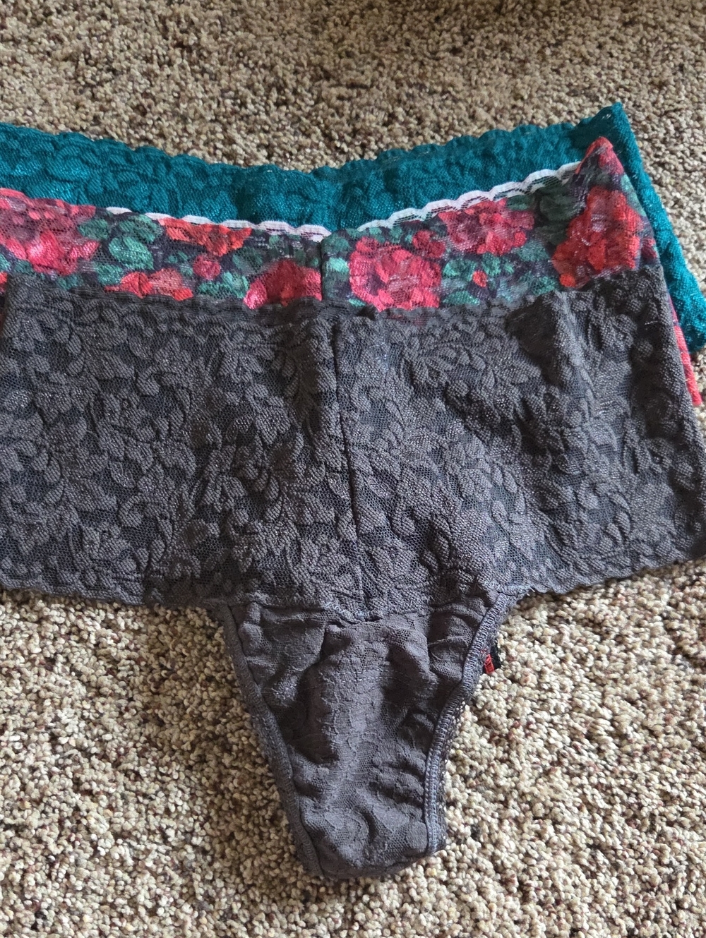 💕Lot Of 3 stretch Lace Retro Thongs by Hanky Panky💕